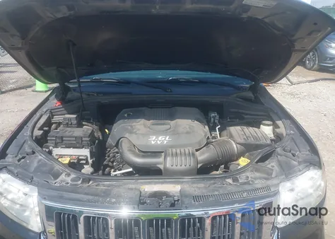 2013 Jeep Grand Cherokee Laredo z USA, uszkodzony, nr VIN 1C4RJFAG2DC634465